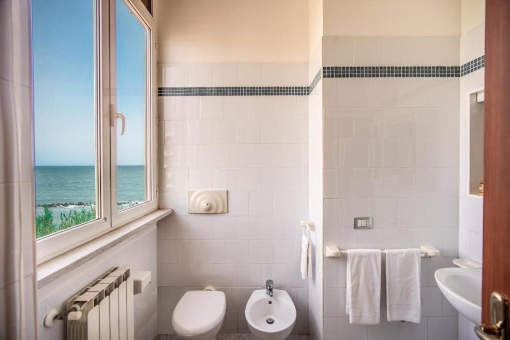 Villa Mg Hotel Santa Marinella Exterior photo